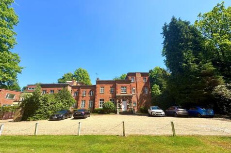 Windlesham,  Surrey,  GU20 2 bed flat for sale