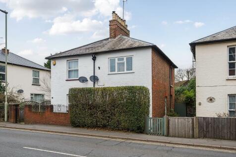 2 bedroom semi-detached house for sale