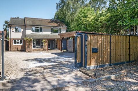 Lightwater,  Surrey,  GU18 5 bed detached house for sale