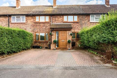 Bagshot,  Surrey,  GU19 3 bed terraced house for sale