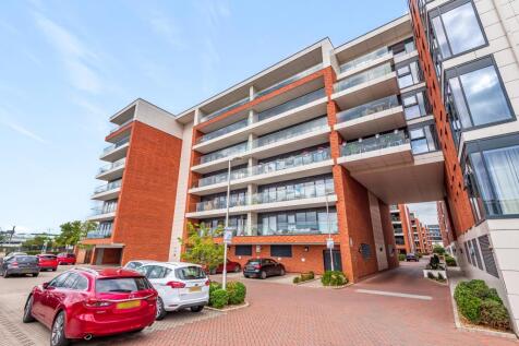 Newbury,  Berkshire,  RG14 2 bed flat for sale