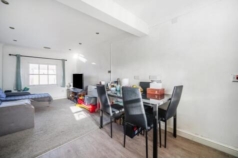 Newbury,  Berkshire,  RG14 2 bed flat for sale