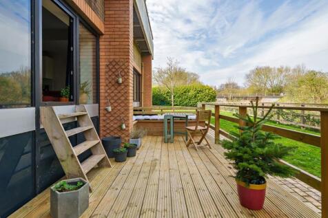Newbury,  Berkshire,  RG14 1 bed flat for sale