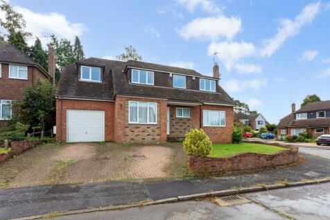 5 bedroom detached house for sale