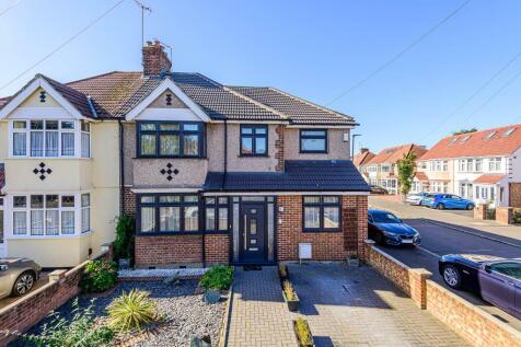 5 bedroom semi-detached house for sale