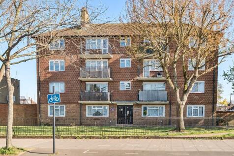 Lower Feltham,  Hounslow,  TW13 2 bed flat for sale