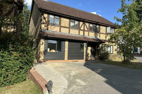 6 bedroom detached house for sale