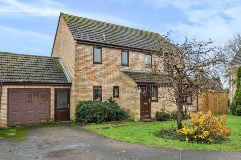 4 bedroom link detached house for sale