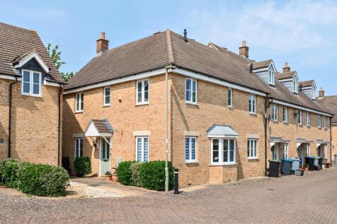 4 bedroom end of terrace house for sale