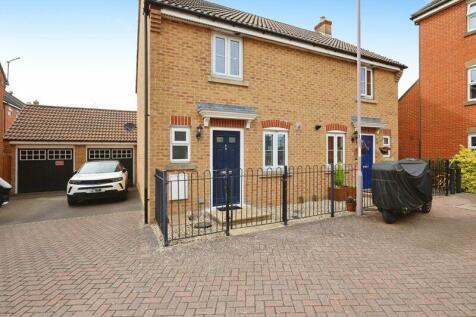 2 bedroom semi-detached house for sale