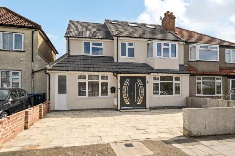 6 bedroom semi-detached house for sale