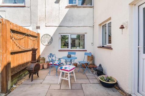 Thatcham,  Berkshire,  RG18 3 bed terraced house for sale