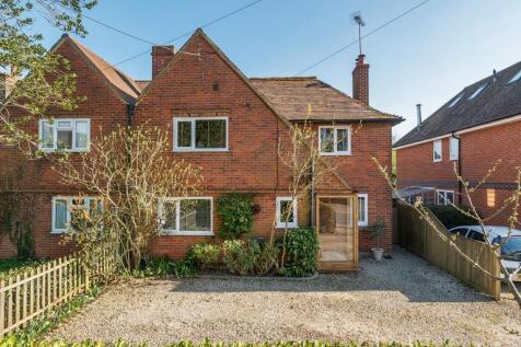 Woodcote,  South Oxfordshire,  RG8 3 bed semi