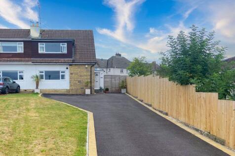 11 Downs View Close, Aberthin, The... 4 bed semi