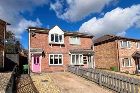 10 Clos Pinwydden, Llanharry... 2 bed semi