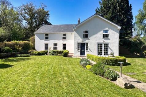 4 bedroom cottage for sale
