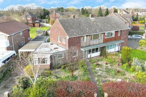 5 bedroom semi-detached house for sale