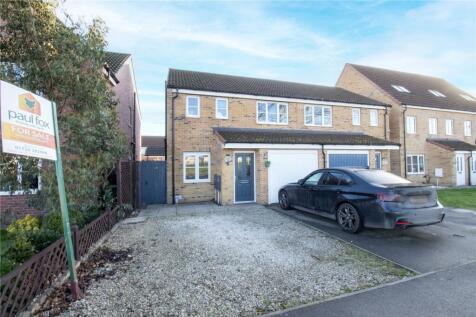 3 bedroom semi-detached house for sale