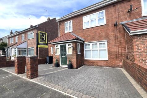 Norfolk Road, South Shields, Tyne and... 4 bed semi