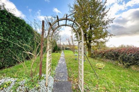 Golwg Y Bryn, Onllwyn, Neath, SA10 9BY 3 bed semi