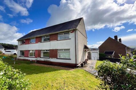 Heol Y Felin, Caewern, Neath, SA10 7SD 3 bed semi
