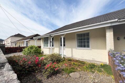 Edward Street, Cwmgwrach, Neath, SA11... 2 bed semi