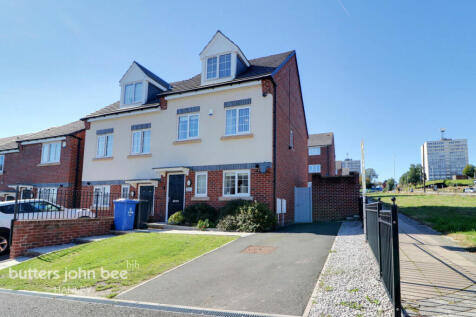 3 bedroom semi-detached house for sale