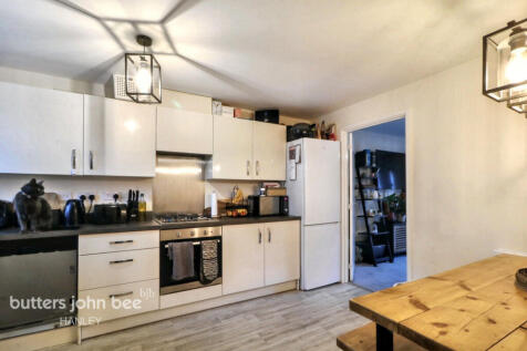 Richard Dawson Drive, Bucknall... 3 bed semi