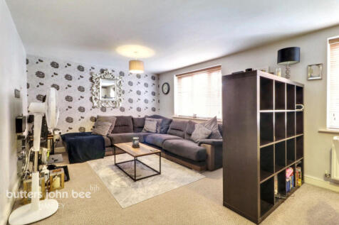 Wardle Gardens, Leekbrook, Leek ST13 7AR 2 bed flat for sale