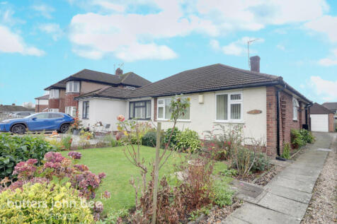 2 bedroom semi-detached bungalow for sale