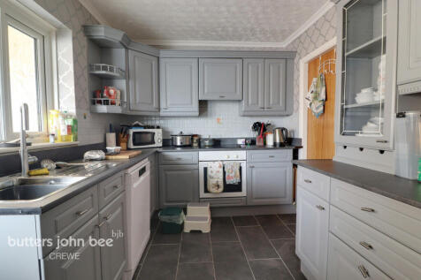 Sundale Drive, Crewe 3 bed detached bungalow for sale