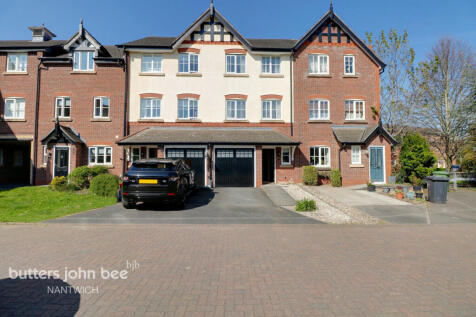 Deane Court, Nantwich 3 bed townhouse for sale