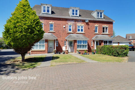 4 bedroom town house for sale