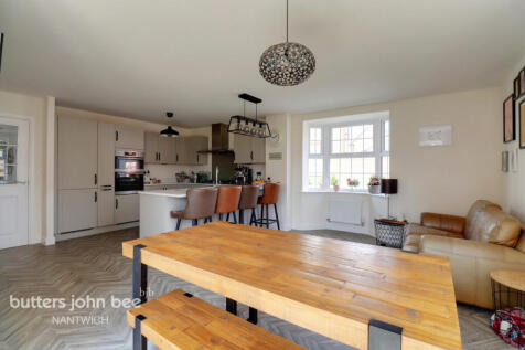 Thomas Fairfax Way, Nantwich 5 bed detached house for sale