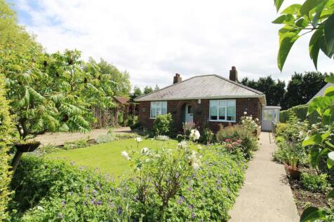 2 bedroom detached bungalow for sale