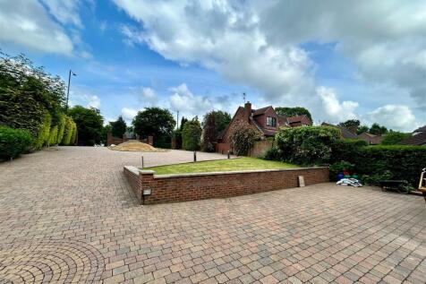 Building plot, Bawtry Road, Doncaster 4 bed property with land for sale