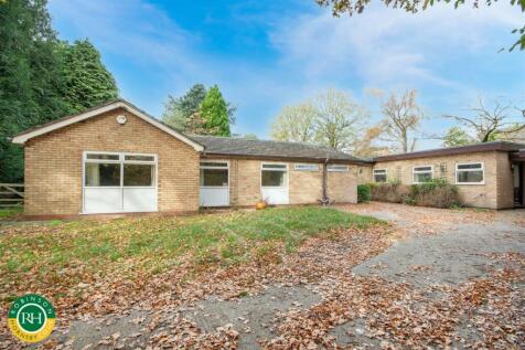 Partridge Flatt Road, Doncaster 5 bed detached bungalow for sale