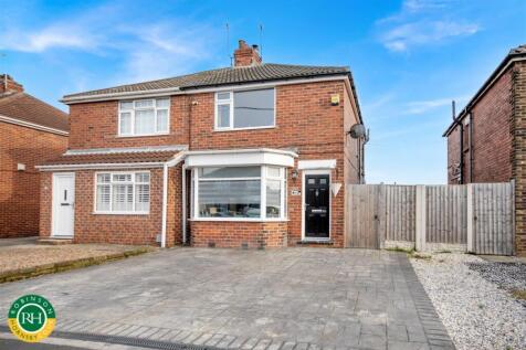 2 bedroom semi-detached house for sale