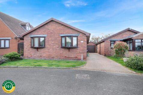 Castle Grove, Sprotbrough, Doncaster 3 bed bungalow for sale