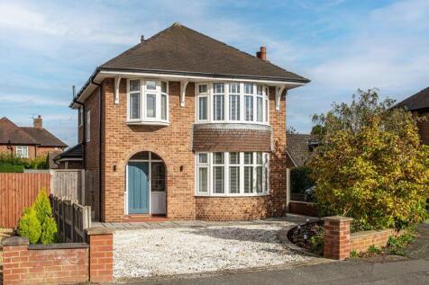 Mount Drive, Nantwich 3 bed detached house for sale