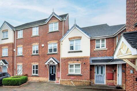 Talbot Way, Stapeley, Nantwich 3 bed townhouse for sale