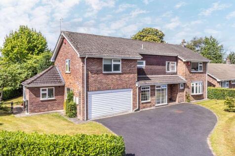 Betley Hall Gardens, Betley 5 bed detached house for sale