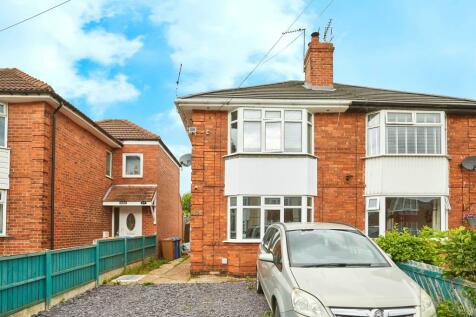 2 bedroom semi-detached house for sale