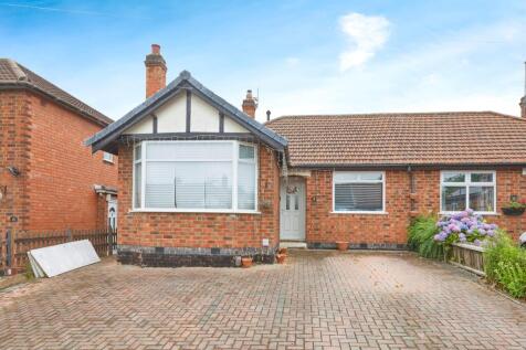 2 bedroom semi-detached bungalow for sale
