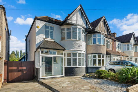 4 bedroom semi-detached house for sale