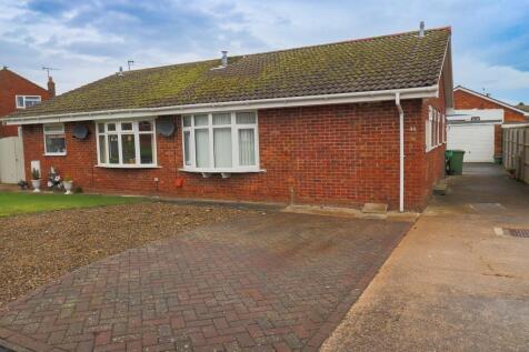 2 bedroom semi-detached bungalow for sale