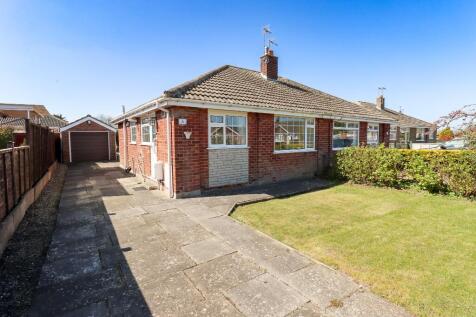 2 bedroom semi-detached bungalow for sale