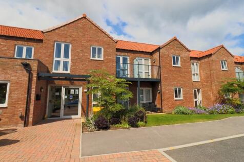 2 bedroom ground floor flat for sale