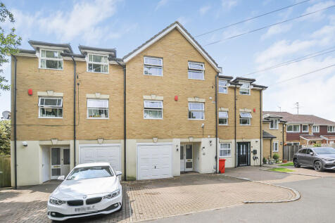 London Road 4 bed terraced house for sale