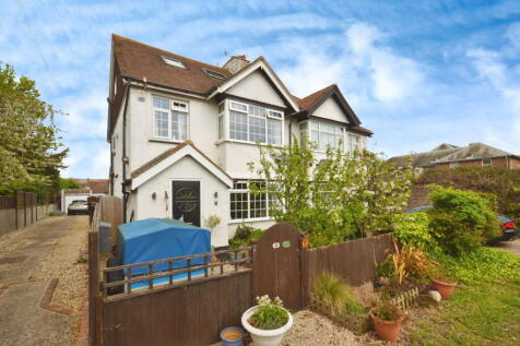 Burnham Gardens, Bognor Regis, PO21 2LA 4 bed semi